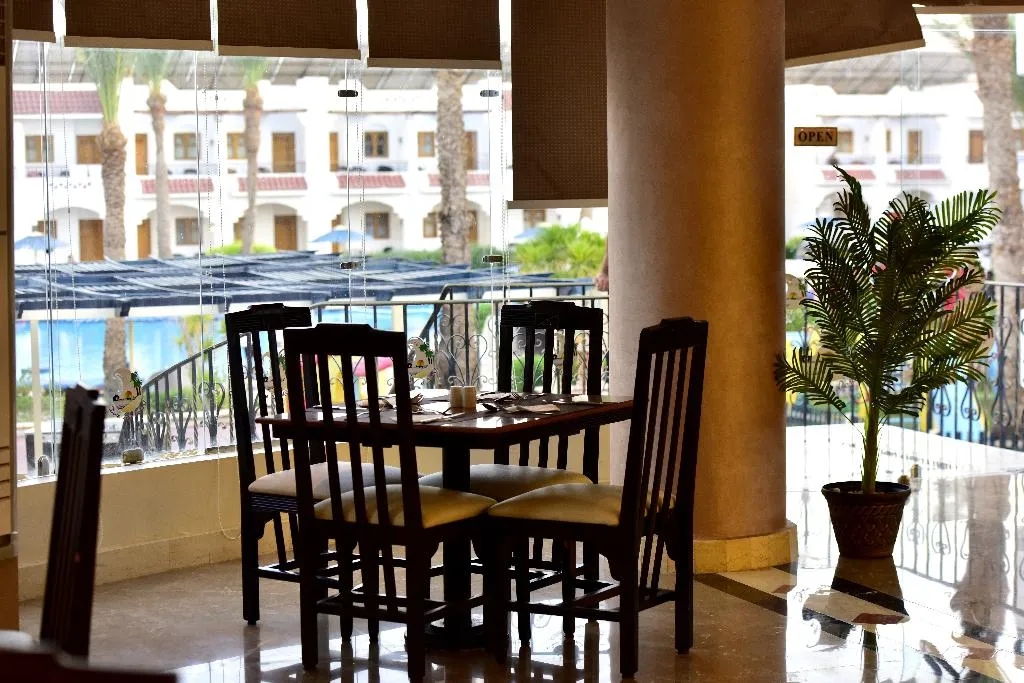 Restaurant, Dive Inn Resort, Red Sea Riviera