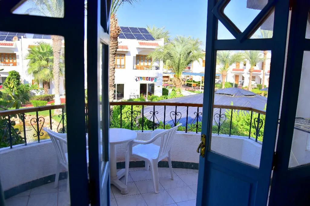FAMILY ROOM CAPACITY 6 Room, Dive Inn Resort, Red Sea Riviera