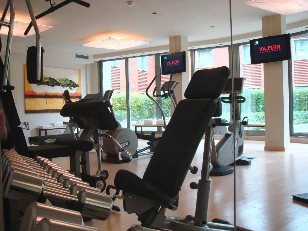 Sports and Entertainment, Cruise, Milan