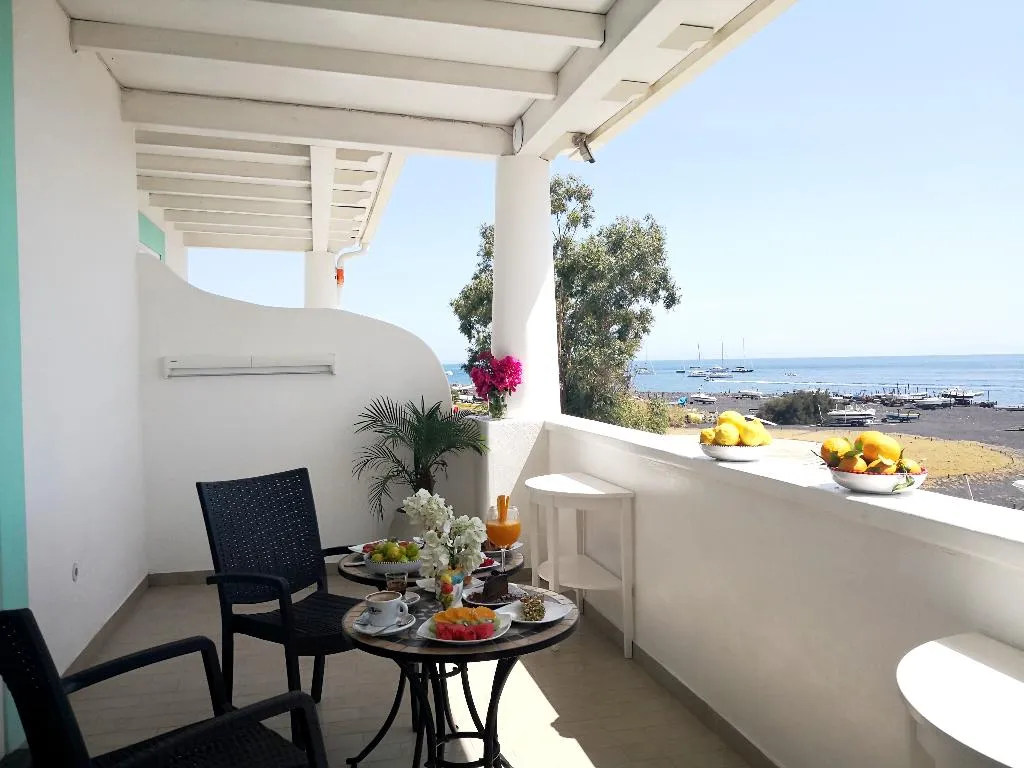 Terrace, Hotel Ossidiana Stromboli, Palermo
