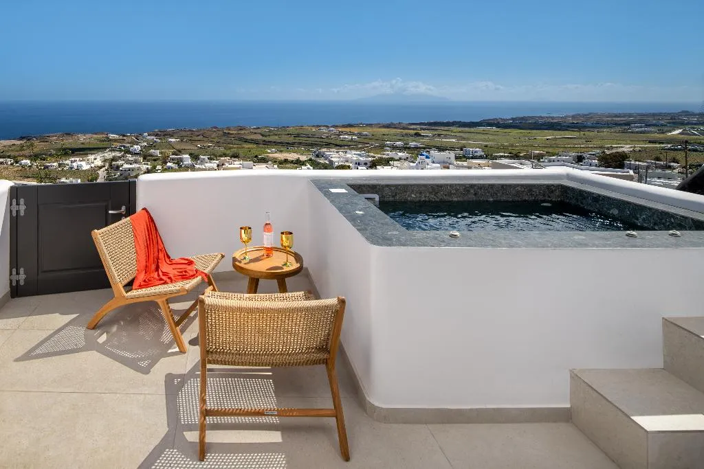 JUNIOR SUITE WITH JACUZZI Room, Venus Sunrise Suites & Villas, Santorini