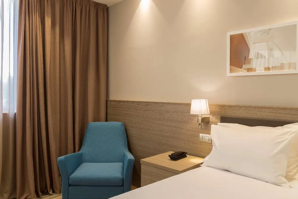 TWIN STANDARD Room, Hampton By Hilton Rome East, Rome