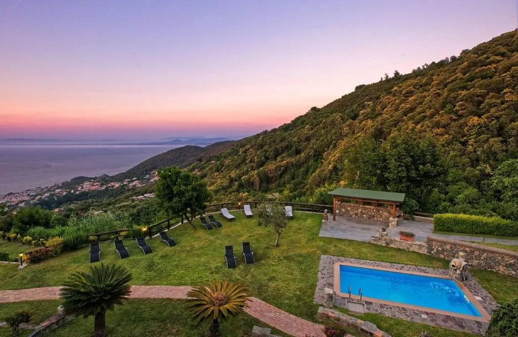 Sports and Entertainment, Agriturismo Pera Di Basso, Naples