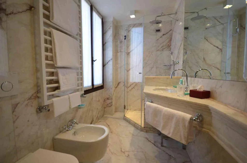 JUNIOR SUITE CAPACITY 2 Room, Nani Mocenigo Palace, Venice