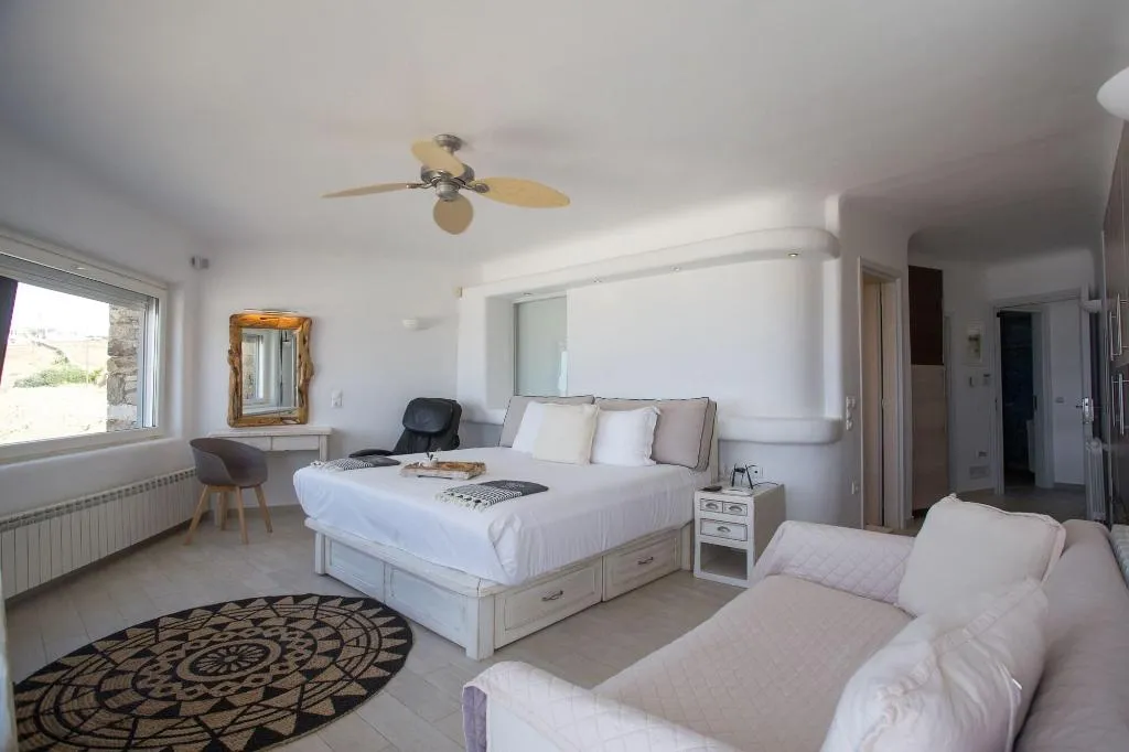 Room, Flaskos Suites, Mykonos