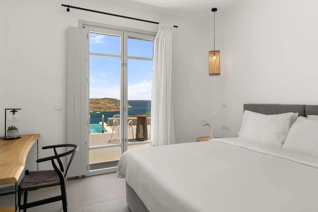 JUNIOR SUITE SEA VIEW WITH PRIVATE POOL Room, Radisson Blu Euphoria Resort, Mykonos