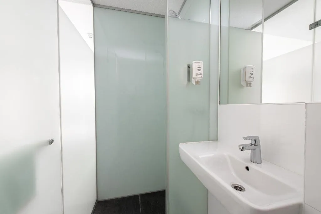 DOUBLE BASIC Room, easyHotel Amsterdam Arena Boulevard, Amsterdam