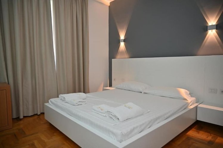Thea Hotel, Kavaje