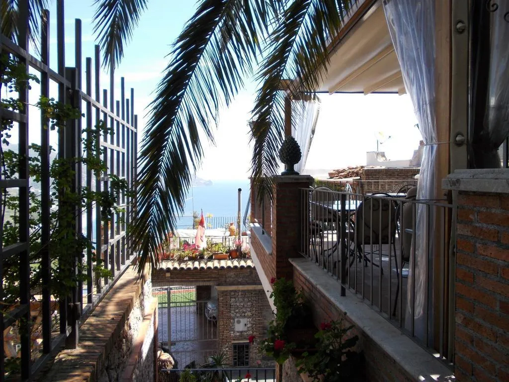 General view, La Pensione Svizzera, Taormina