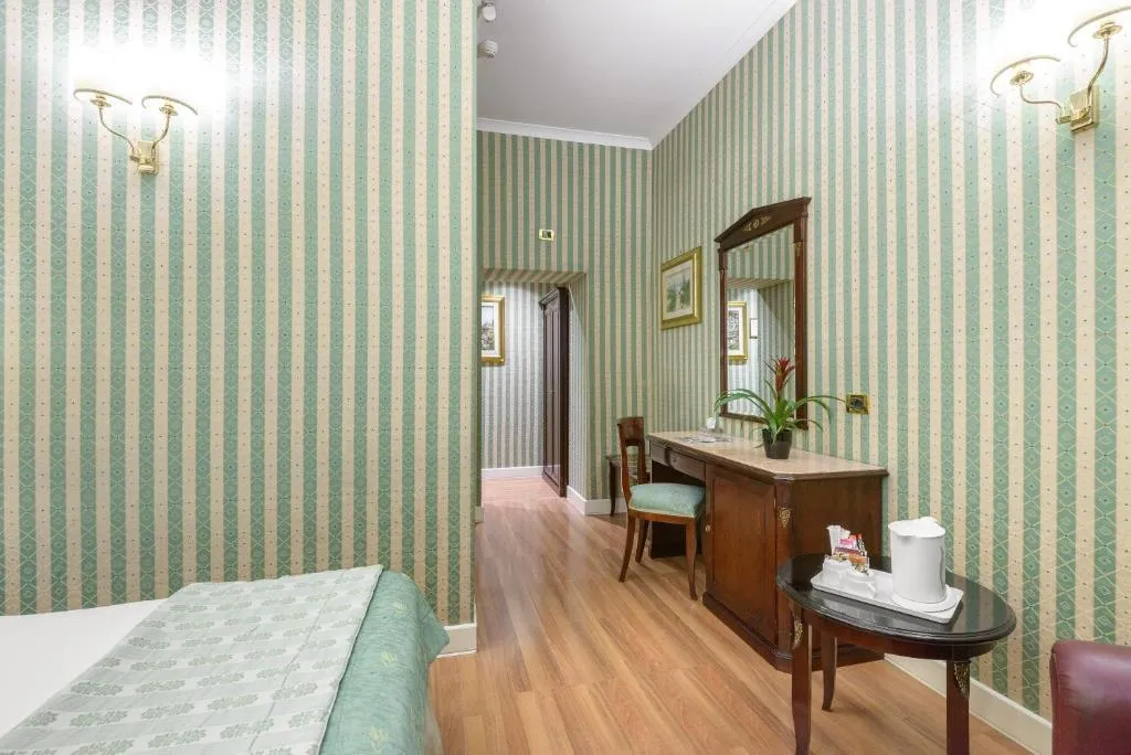 FAMILY ROOM STANDARD Room, Gambrinus, Rome