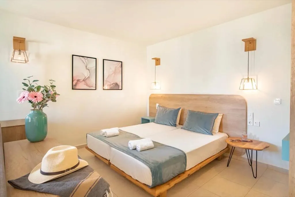 JUNIOR SUITE SEA VIEW Room, Rainbow Apartments, Crete