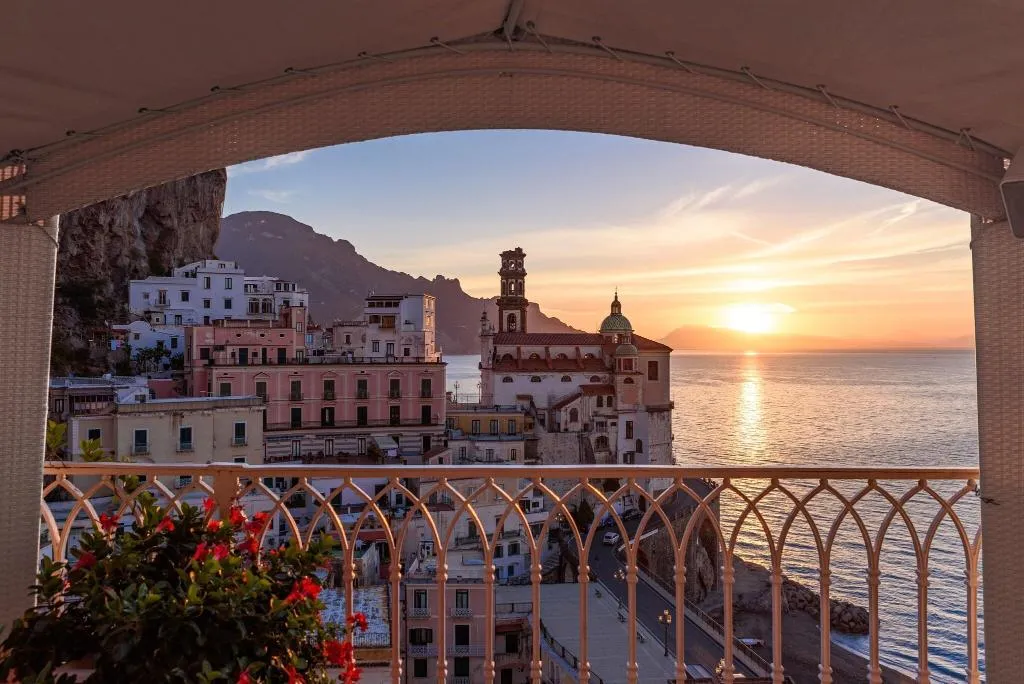 General view, Palazzo Ferraioli, Naples