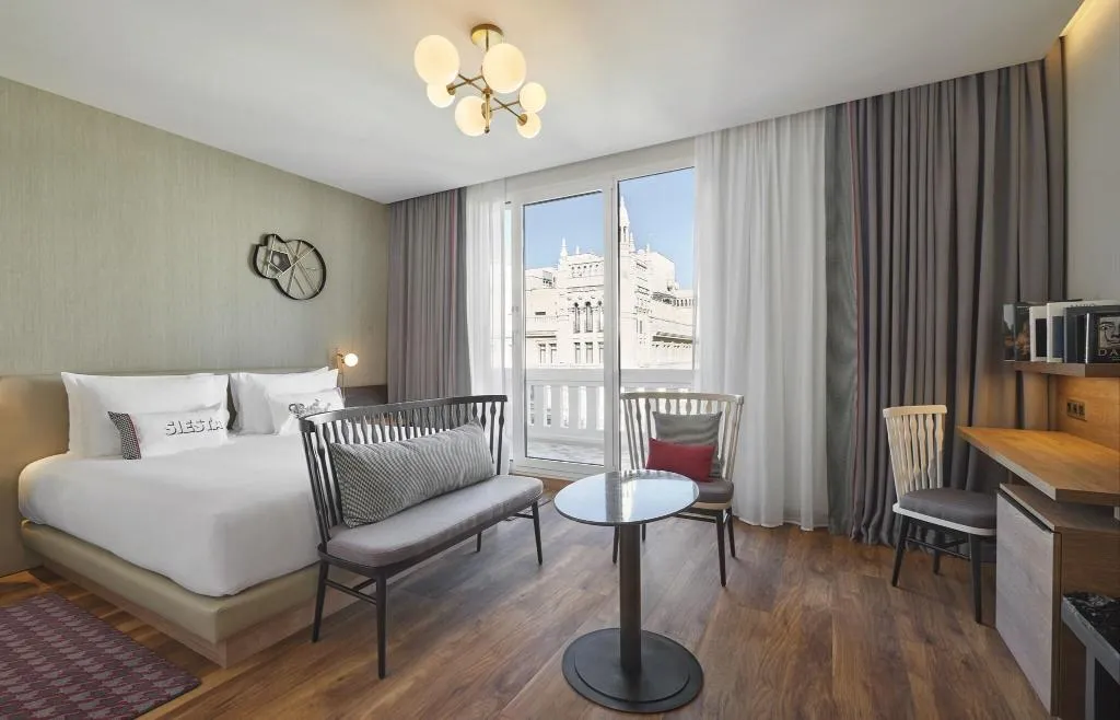 Room, Hyatt Centric Gran Via Madrid, Madrid
