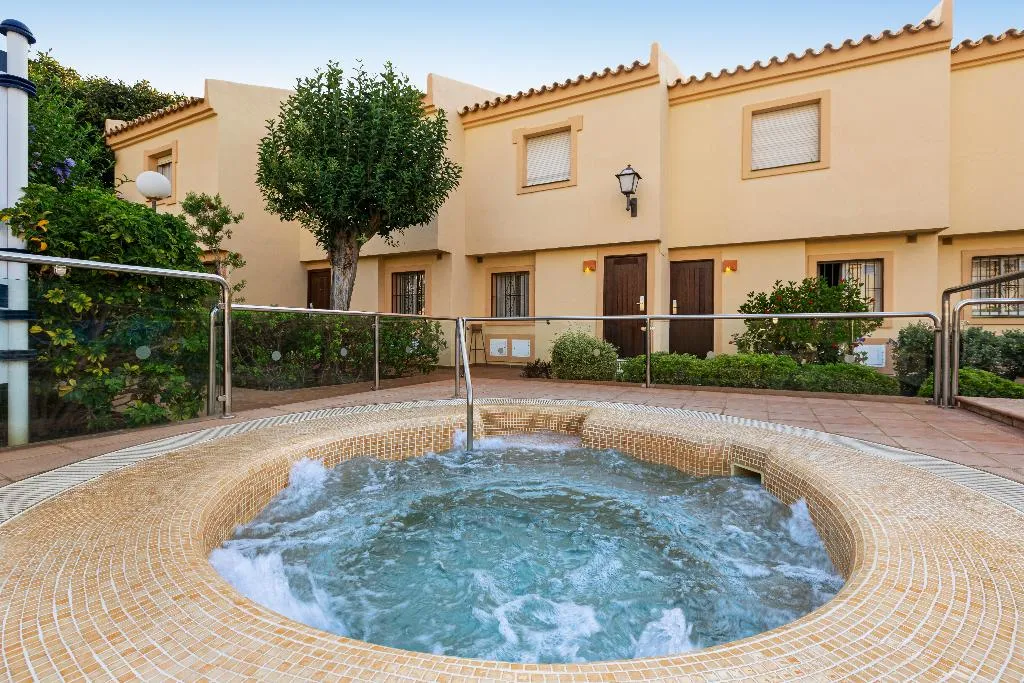 Pool, Ramada Hotel & Suites By Wyndham Costa Del Sol, Costa Del Sol