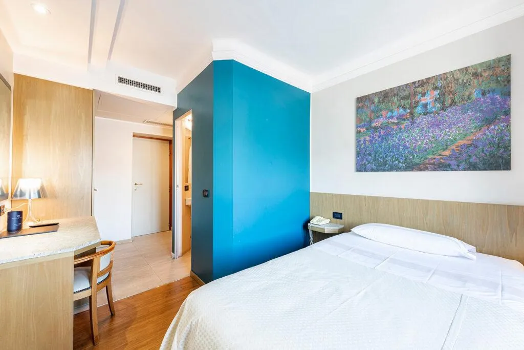 SINGLE STANDARD Room, Metropole Suisse, Milan