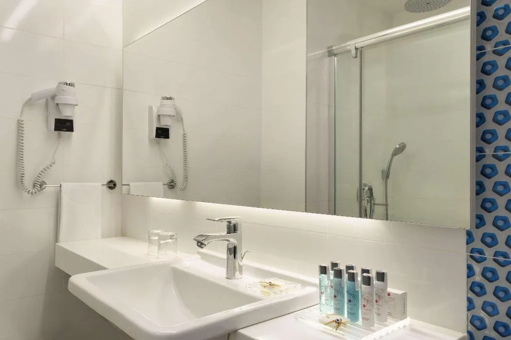 Room, Ramada Hotel & Suites Kemalpasa Izmir, Izmir