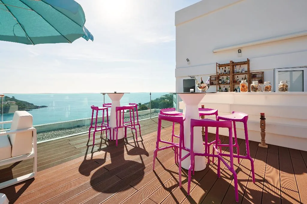 Terrace, AluaSoul Hotel Carolina, Majorca