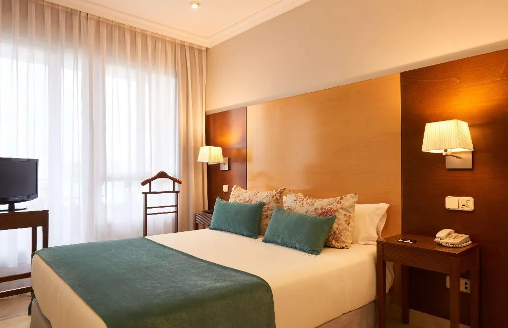 Room, Suites Barrio de Salamanca, Madrid