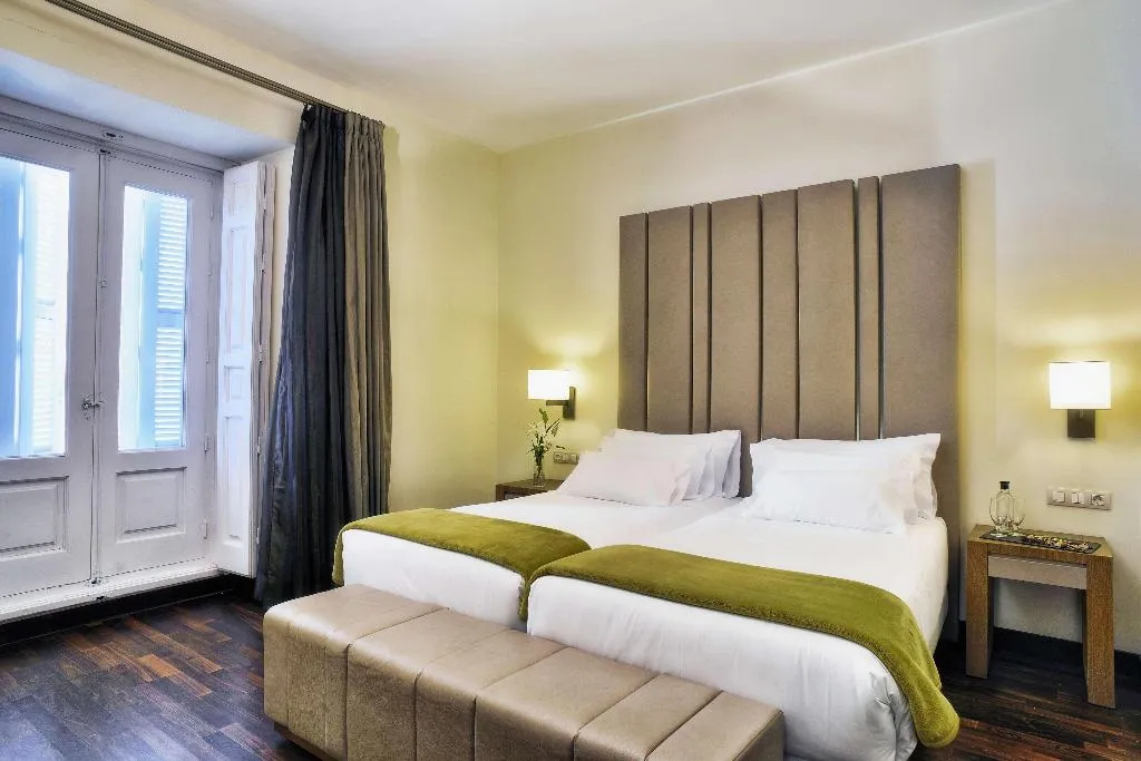 Room, NH Collection Madrid Palacio de Tepa, Madrid