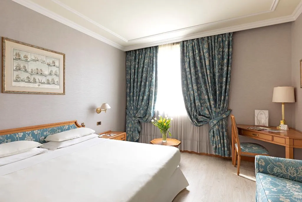 DOUBLE SINGLE USE SUPERIOR Room, Royal Garden Hotel, Milan