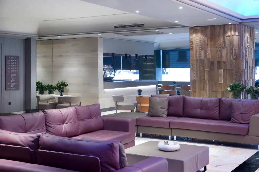 Lobby, Salles Hotel Pere IV, Barcelona