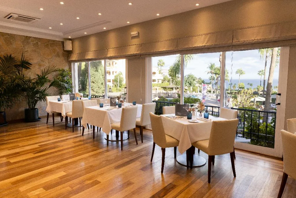 Restaurant, Ramada Hotel & Suites By Wyndham Costa Del Sol, Costa Del Sol