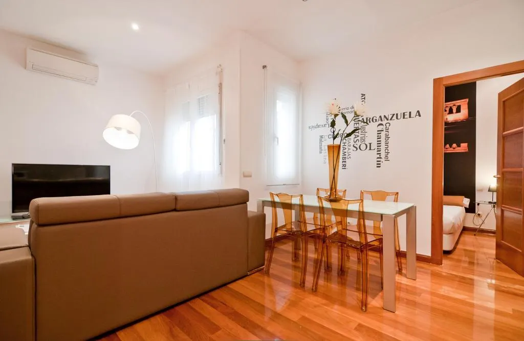 APARTMENT CAPACITY 4 Room, Smartr Madrid Atocha, Madrid