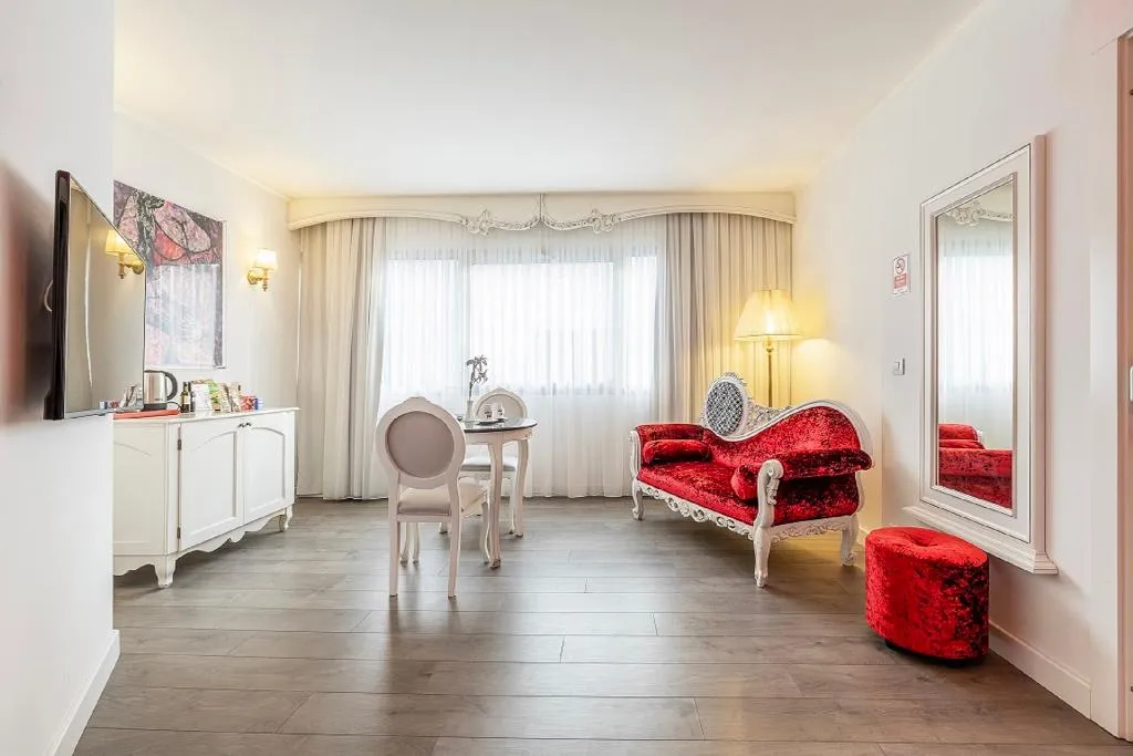 Room, Beyond, Izmir