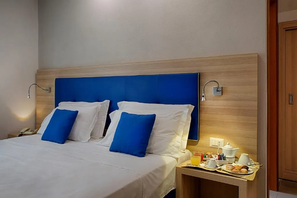 Room, American Hotel, Naples