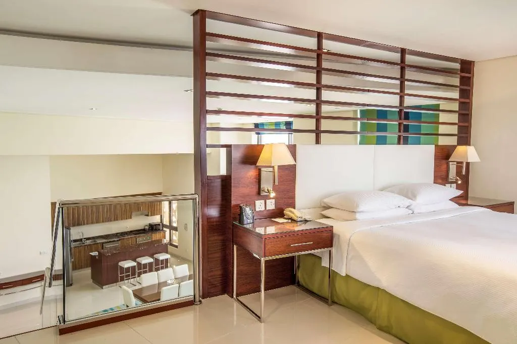SUITE SEA VIEW KING BED Room, Hilton Dubai The Walk, Dubai
