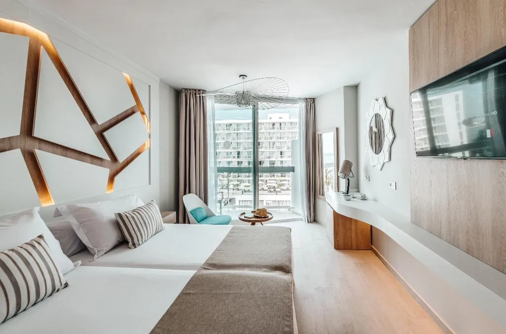 DOUBLE STANDARD Room, The Ibiza Twiins, Ibiza