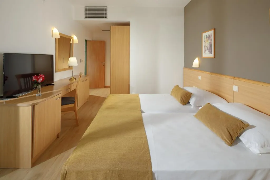 JUNIOR SUITE STANDARD Room, Hotel Aurora Plava Laguna, Istria