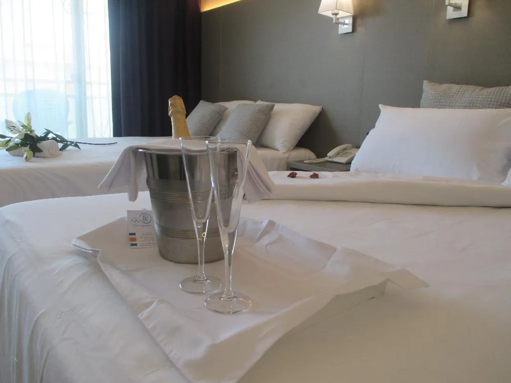 QUADRUPLE SUPERIOR Room, Fenals Garden, Costa Brava