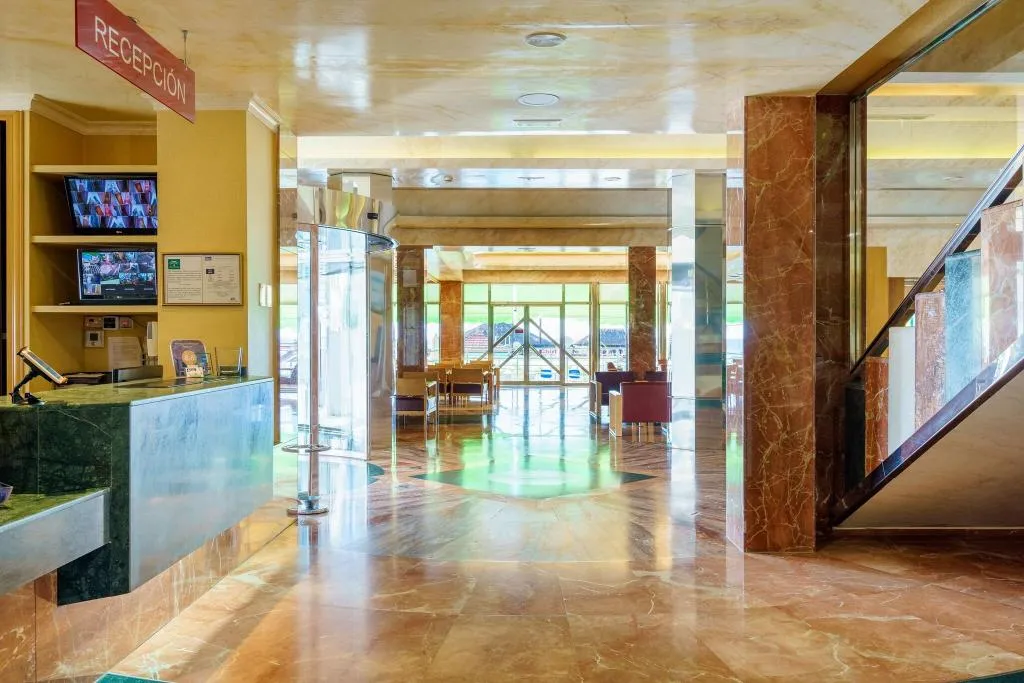 Lobby, Isabel, Costa Del Sol