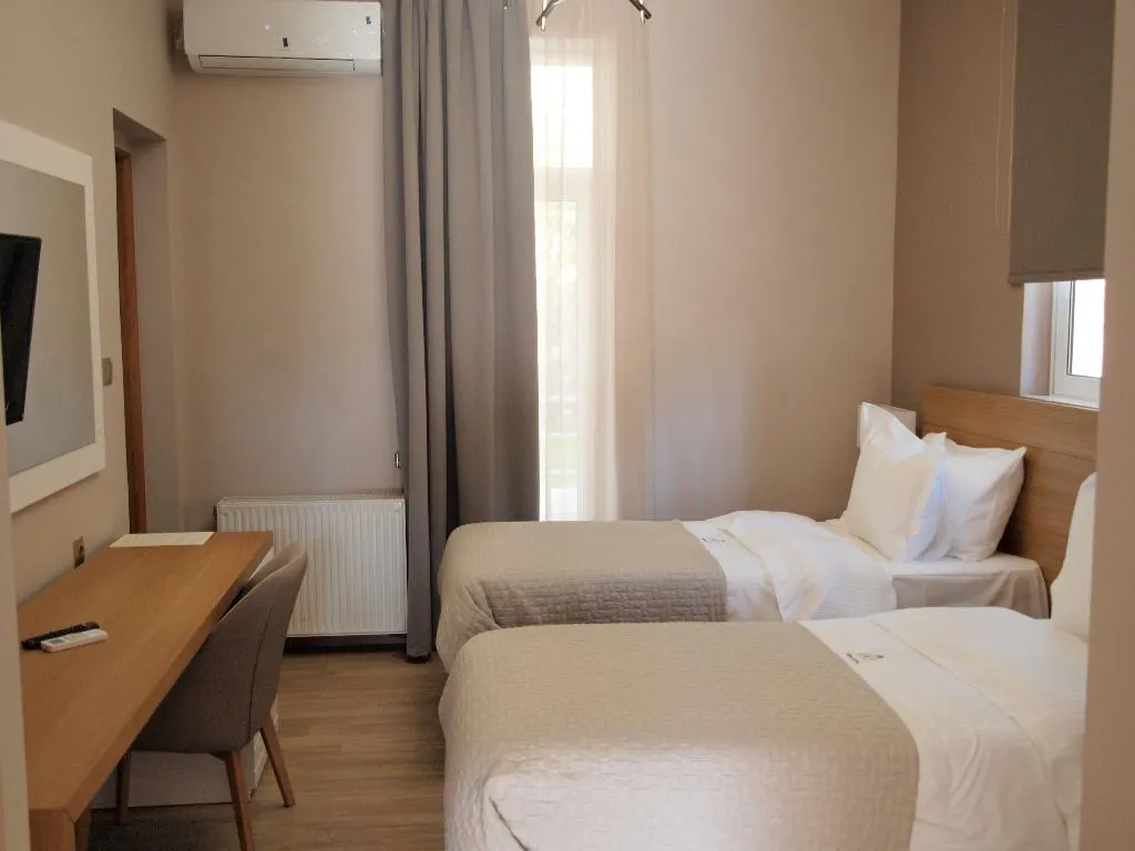 TWIN SUPERIOR Room, King Lodge, Athens