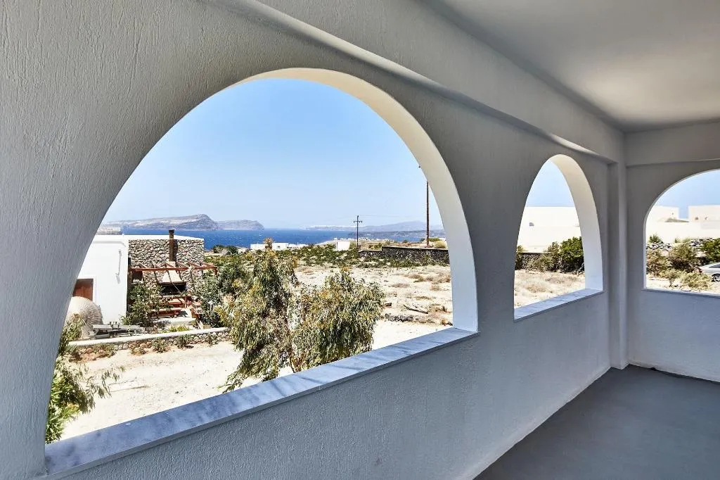 Room, Symmetry Suites, Santorini