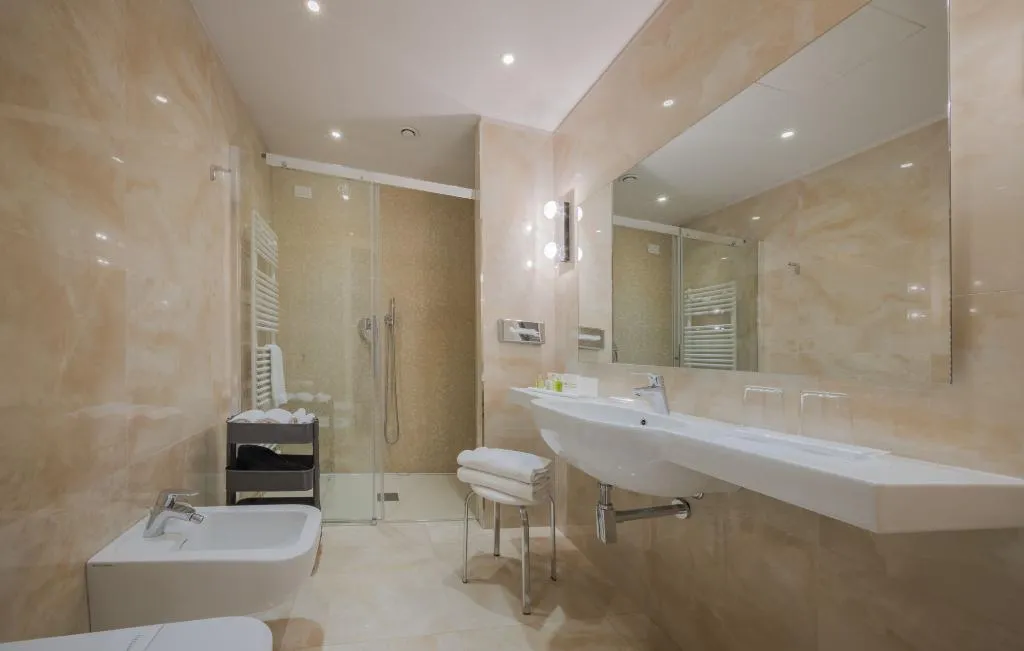 DOUBLE KING SIZE BED Room, Olivi Hotel & Natural Spa, Milan