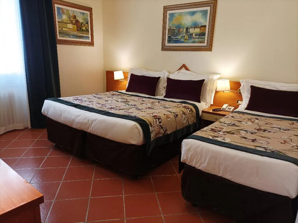 DOUBLE ECONOMY Room, Maxim Axial, Florence