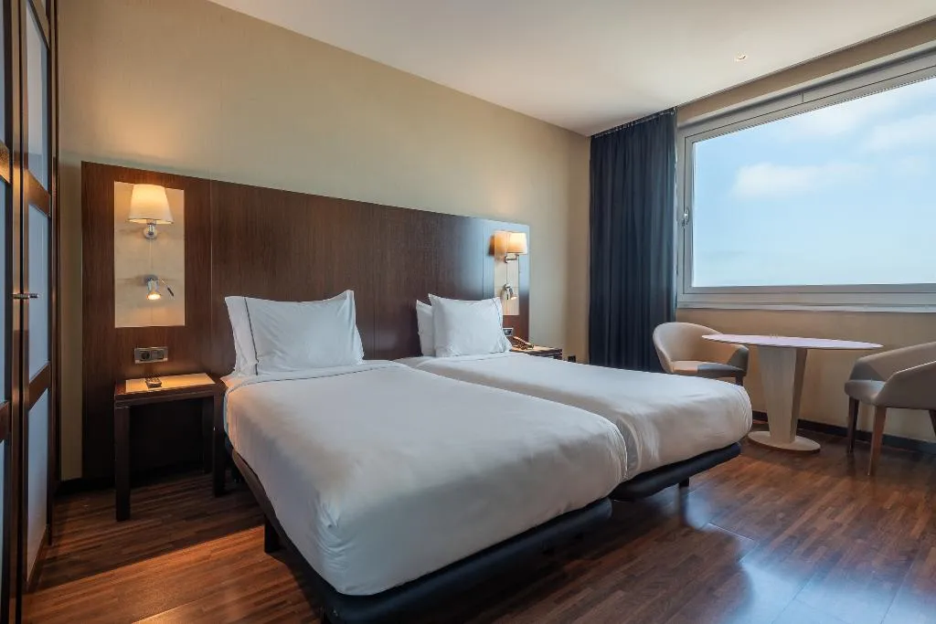 SINGLE DELUXE Room, Leonardo Royal Hotel Barcelona Forum, Barcelona