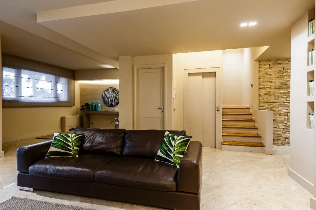 VILLA FIVE BEDROOMS Room, The Villa by Ferrini Home, Catania