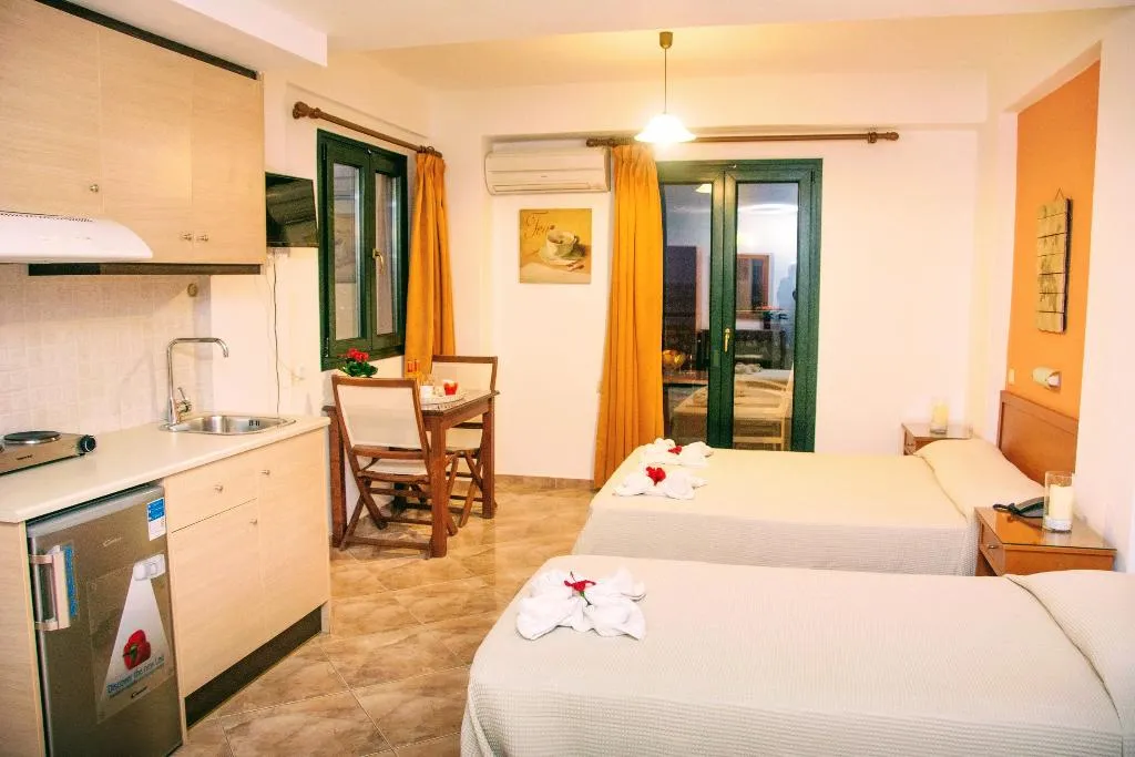STUDIO CAPACITY 3 Room, Ippoliti Village, Crete
