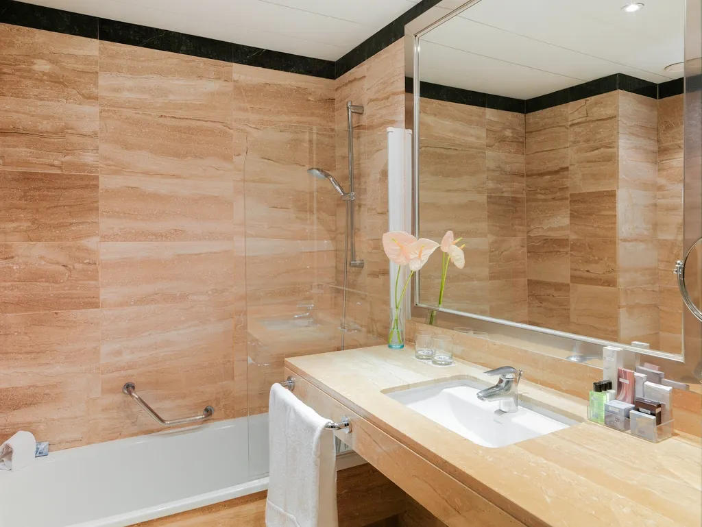 TWIN STANDARD Room, H10 Universitat, Barcelona