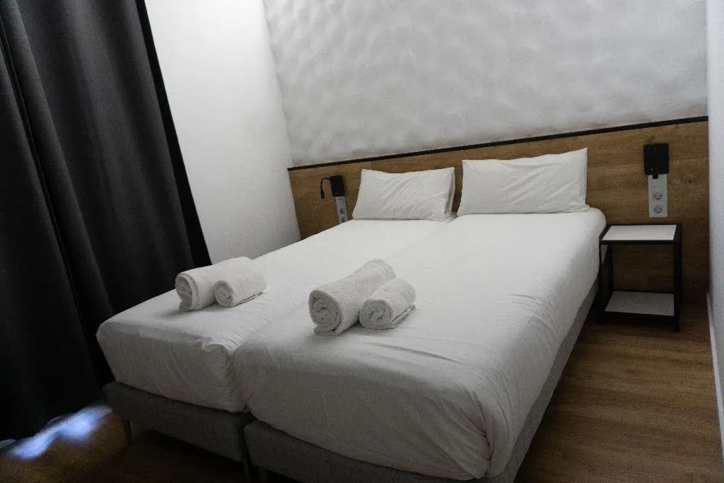 TWIN WITH VIEWS Room, Fontanella Green House, Barcelona