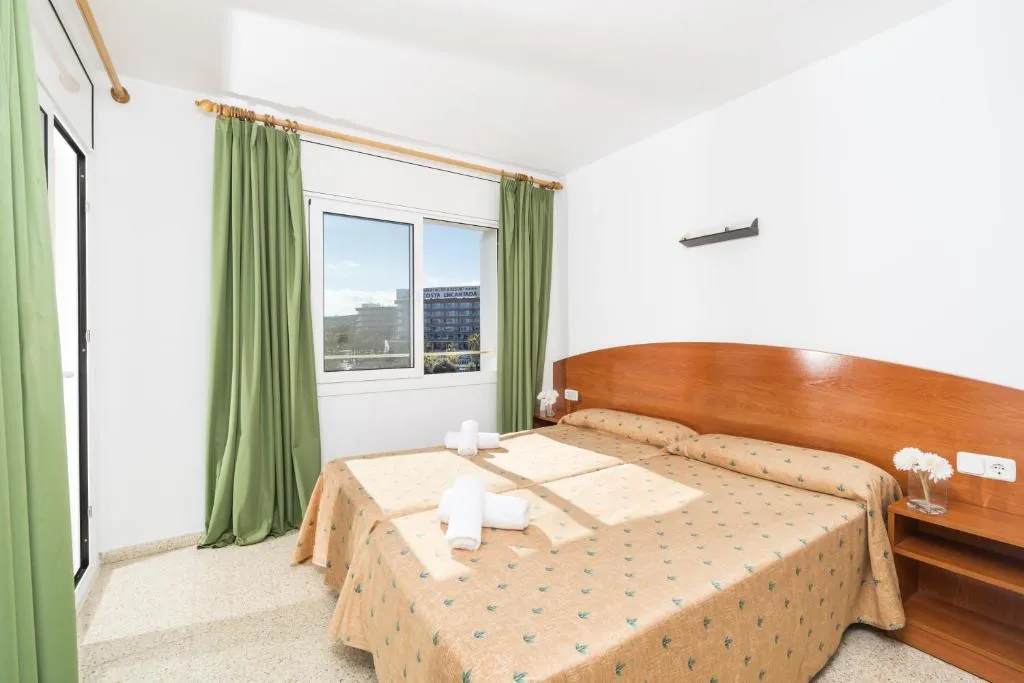 APARTMENT CAPACITY 6 TWO BEDROOMS Room, Apartaments Condado, Costa Brava