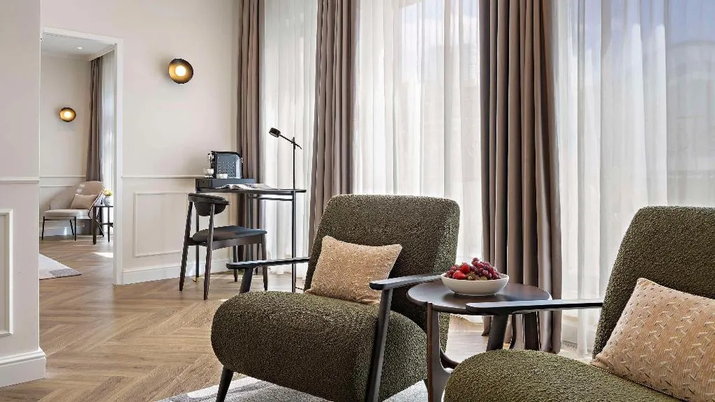 SUITE WITH BALCONY Room, Vignette Collection Bristol Berlin, Berlin