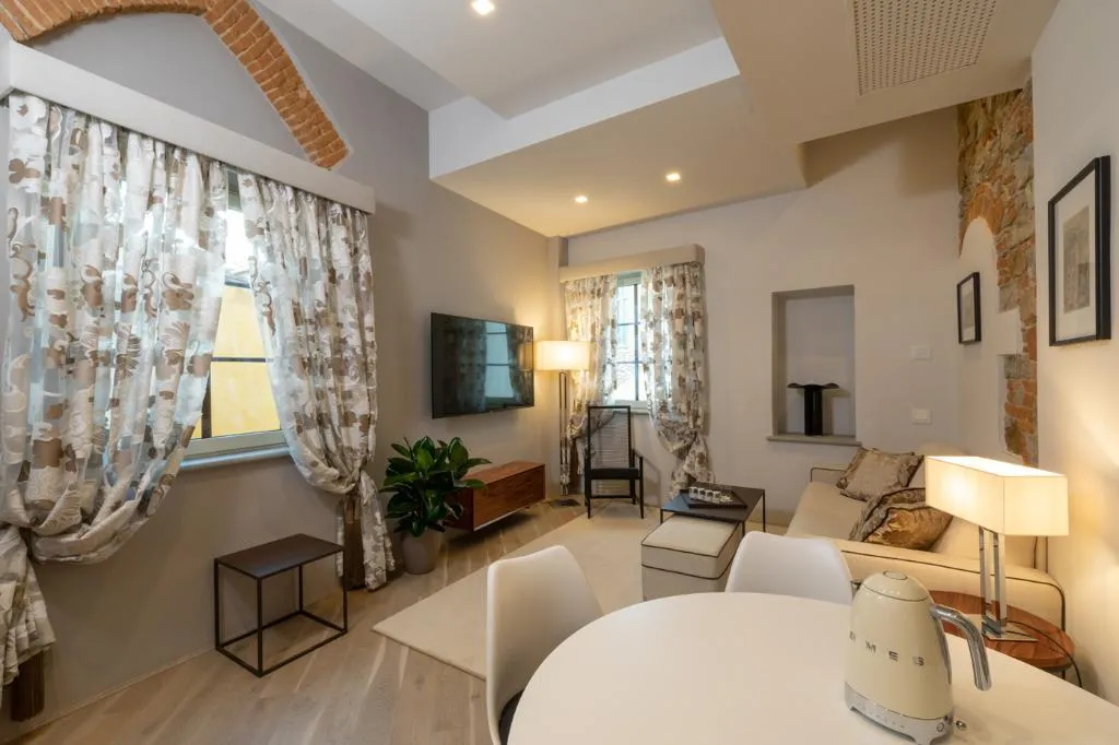 SUITE DELUXE ONE BEDROOM Room, Donati Luxury Tower, Florence