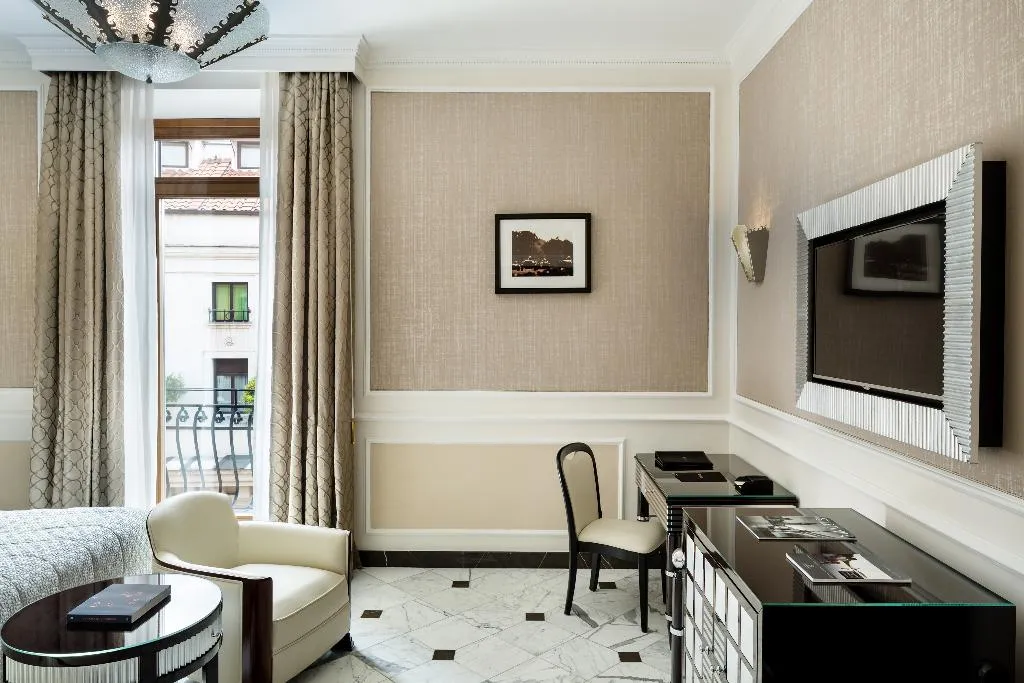 Room GRAND Room, Baglioni Hotel Regina, Rome