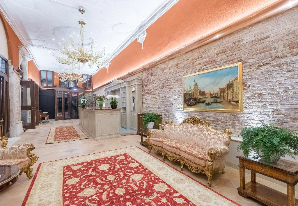 Lobby, Nani Mocenigo Palace, Venice