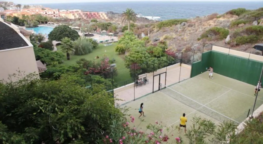 Sports and Entertainment, Las Olas, La Palma