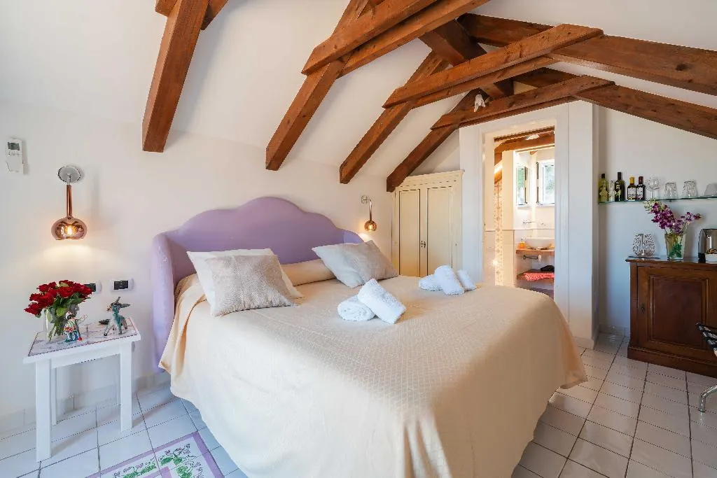 JUNIOR SUITE STANDARD Room, Hotel Villa Annalara, Naples